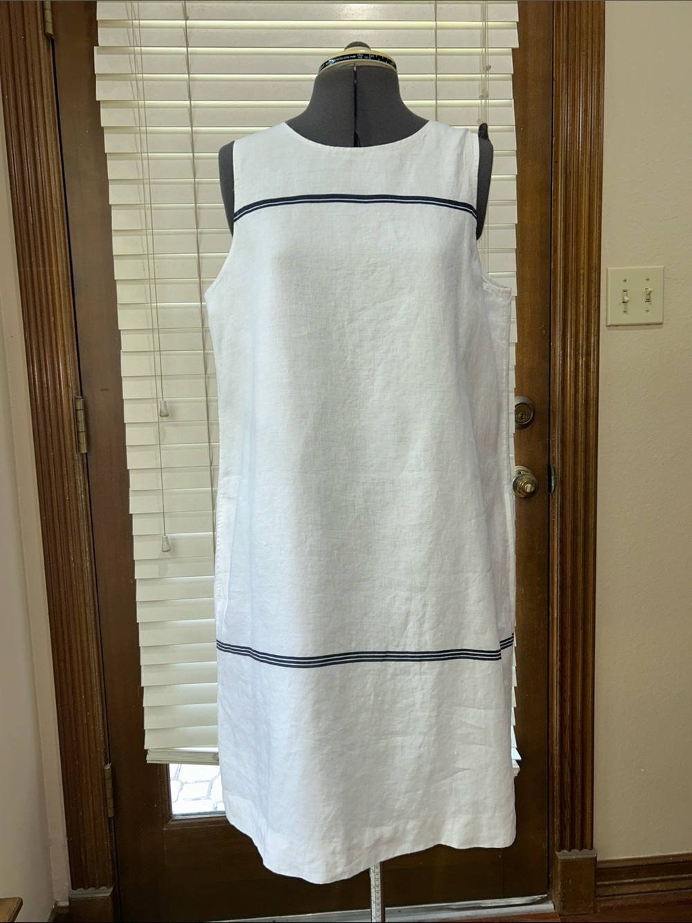 J. Jill White Linen Sleeveless Shift Dress with Navy Trim Women’s Med preowned